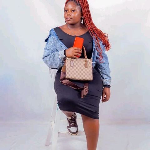 Thandi9695