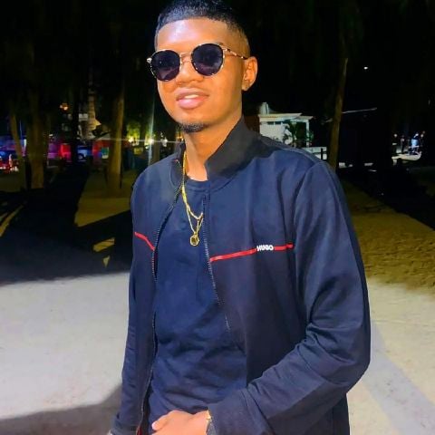 Thoma123 is Single in Baie Du Tombeau, Grand Port, 4