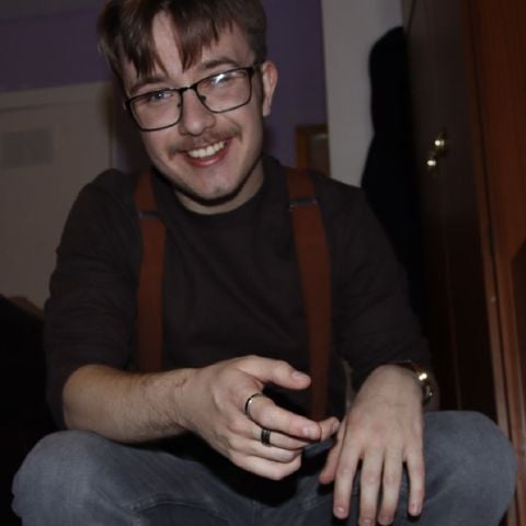Cameron17 is Single in Dunfermline, Scotland, 1