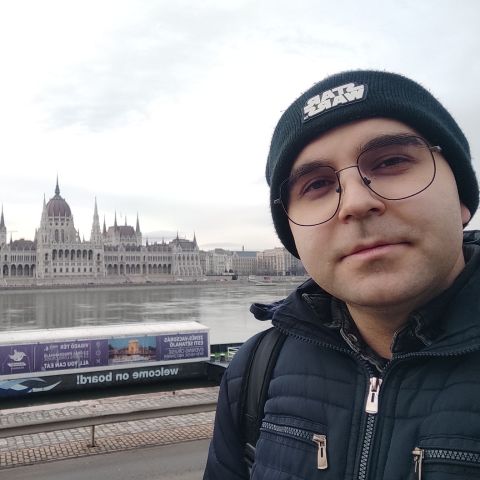Ferenczem is Single in Budapest, Budapest, 3