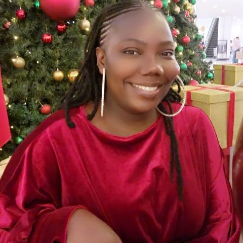Monakasule is Single in Abudhabi, Northern Ireland, 2