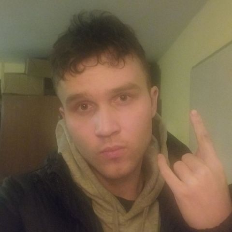 Lo82