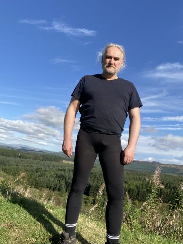 Manintights is Single in Hawick, Scotland, 1