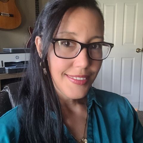 Angie13579 is Single in Clinton, North Carolina, 2