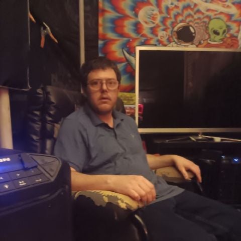 JohnL8790 is Single in Crawfordville, Florida, 4