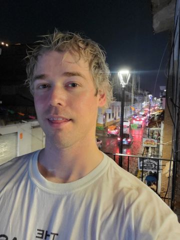 JonTravels is Single in CALGARY, Alberta, 2