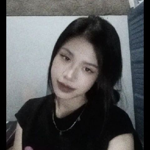 April_Zalukhu