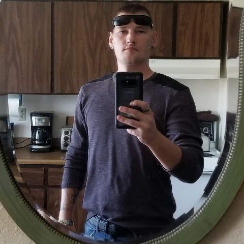 Zachariah72 is Single in Keizer, Oregon, 4