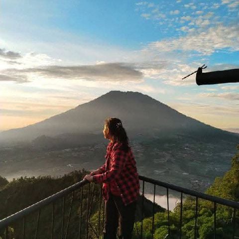 tania_barus