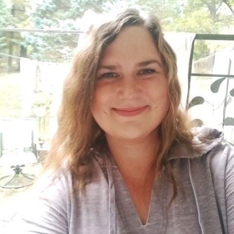 MadelinelovesJesus7 is Single in Kalamazoo, Michigan, 5
