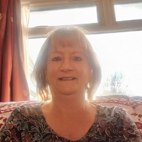Deb879 is Single in Carnoustie, Scotland, 1