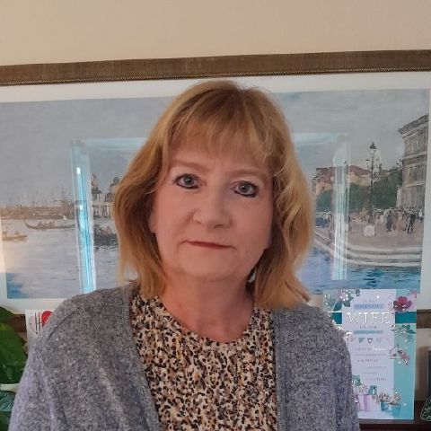 Deb879 is Single in Carnoustie, Scotland, 2
