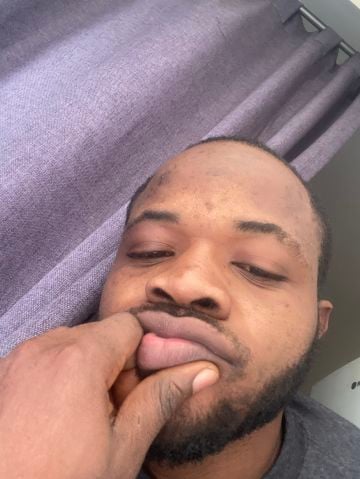 Okoli is Single in edinburgh, Scotland, 2