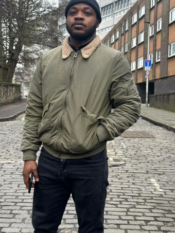 Okoli is Single in edinburgh, Scotland, 4