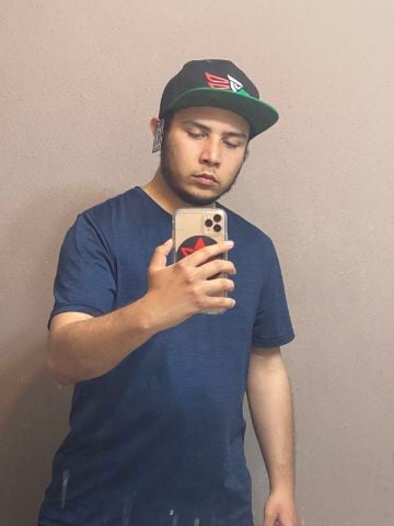 Azule is Single in Campbell, California, 2