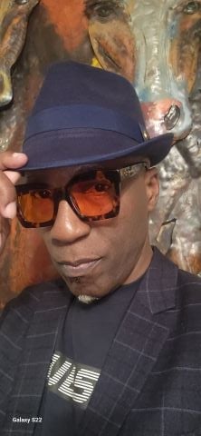 Pontiff is Single in AUBURN, Washington, 2