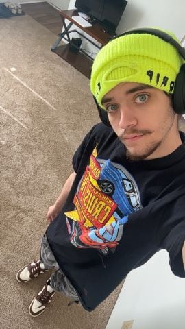 Adamperez6
