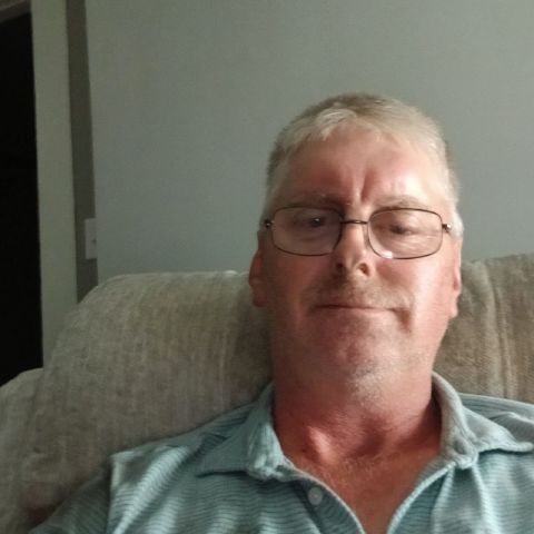 Mich0469 is Single in Wayland, Michigan, 5