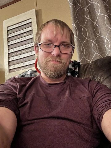 Peter9724 is Single in Panama, Florida, 2