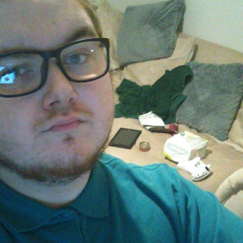 AdamM352 is Single in Belfast, Northern Ireland, 3