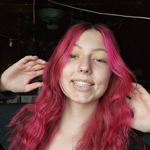 NikiSen is Single in Eureka, California, 3