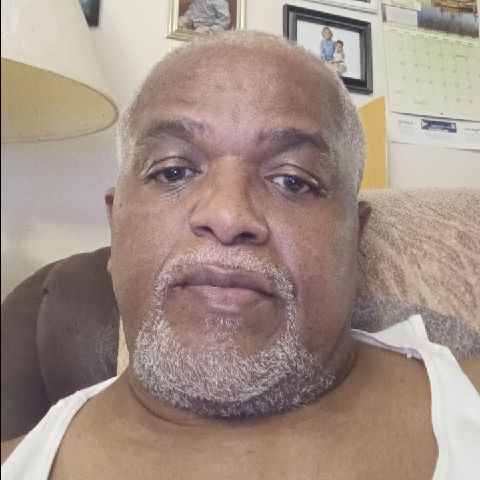 Paul4469 is Single in Saginaw, Michigan, 4