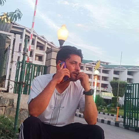 Dragger is Single in Srinagar, Jammu and Kashmir, 4