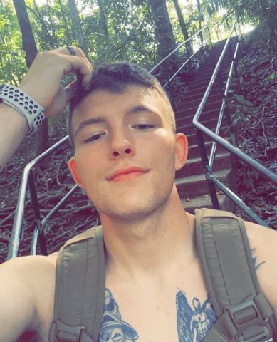 eddiebullock is Single in miami, Florida, 2