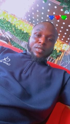Amos28 is Single in Los Angeles, California, 1