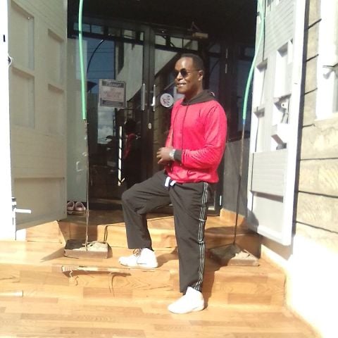 Njuvisnjonjo81