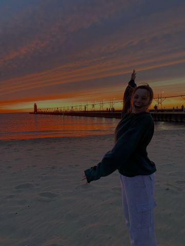 Abby055 is Single in Grand Junction, Michigan, 3
