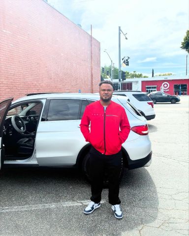 Adebayogood is Single in Sun Valley, California, 3