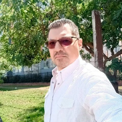 Erik2 is Single in Los Angeles, California, 4