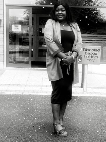 samkeliso is Single in Newry, Northern Ireland, 2