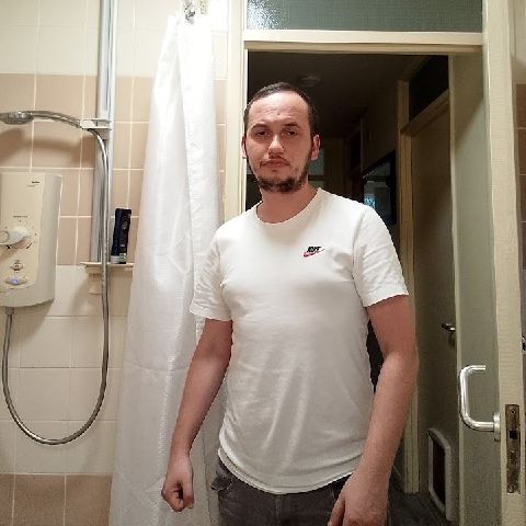 Joshlondon1990 is Single in London, England, 4