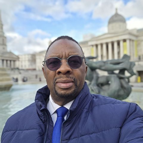 EcurbM is Single in Dunstable, England, 4