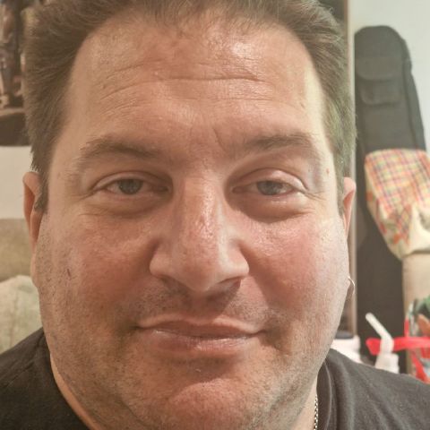 Elliot_48 is Single in Clacton-on-sea, England, 5