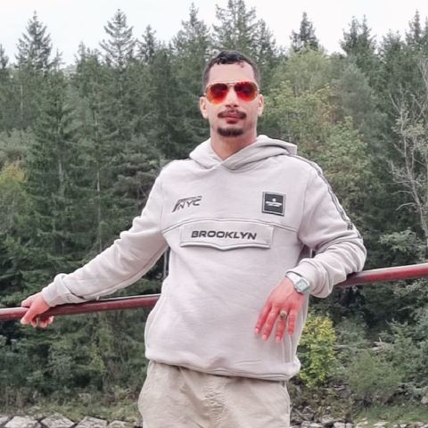 Awadh123 is Single in Birmingham, England, 2