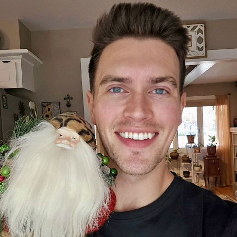 ConnorD3Moss is Single in Wichita, Kansas, 4
