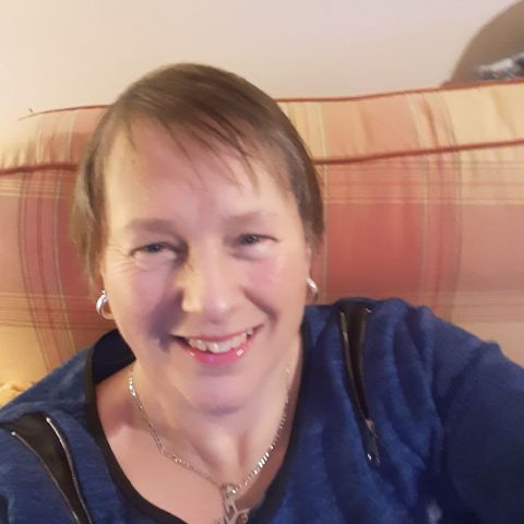 Wendy3v16 is Single in Chesterfield, England, 2