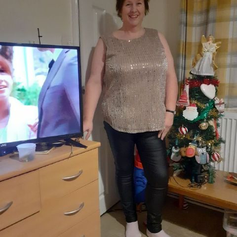 Wendy3v16 is Single in Chesterfield, England, 6