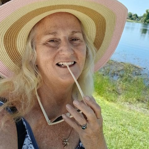 SusieQUE is Single in Clearwater, Florida, 2