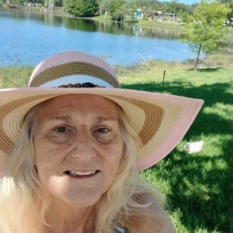 SusieQUE is Single in Clearwater, Florida, 3