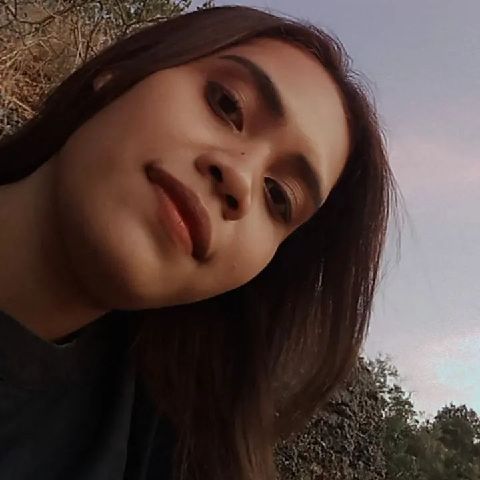 angelaa110