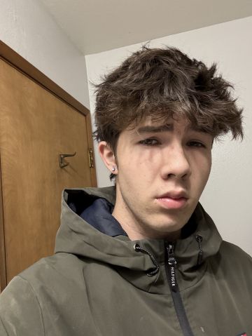 Akfisher25 is Single in Oak Run, California, 6