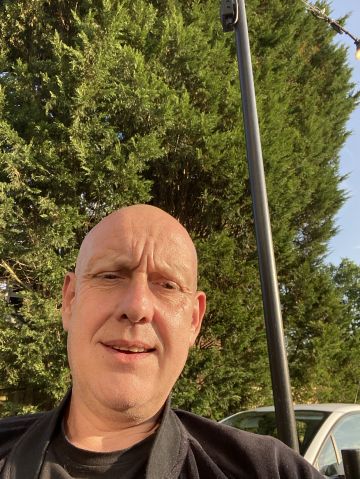 deanobarber1974sept is Single in coventry, England, 4