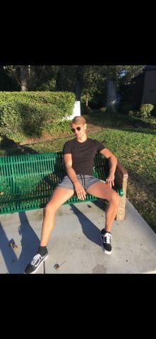 ummmmyeah1 is Single in SAN CLEMENTE, California, 3