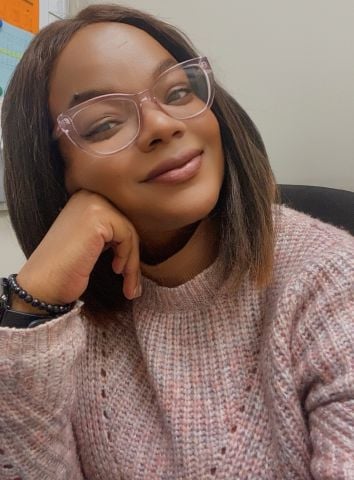 Lizzy_Pheladi