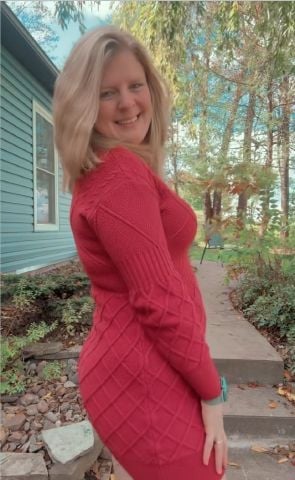 Cowgirlisabouttoride