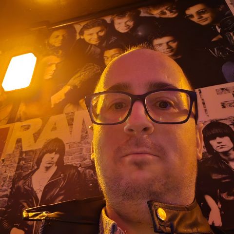 IanEllo is Single in Rochdale, England, 8